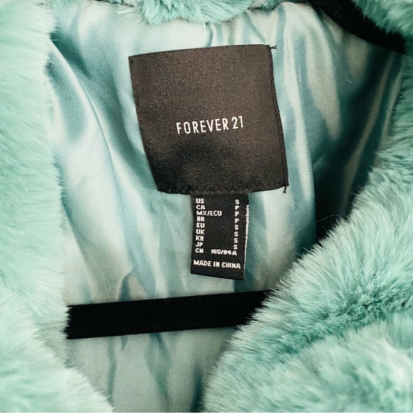 Womens fur cropped jacket green small forever 21s nwot - Picture 5 of 5